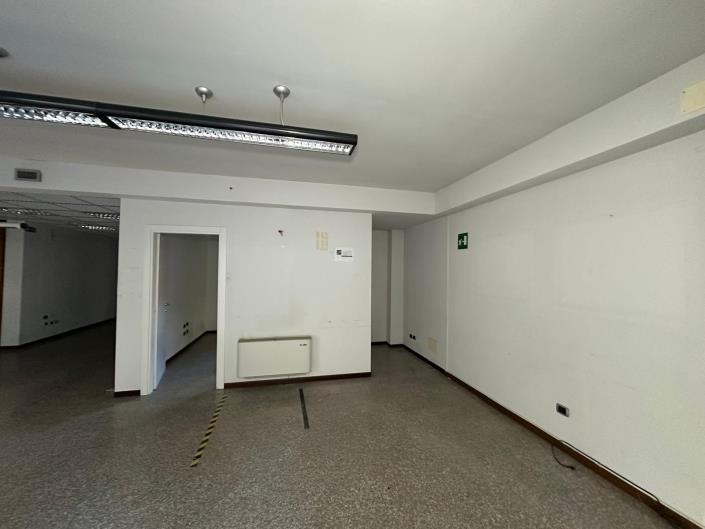 Image No.29-Commercial à vendre à Caramanico Terme