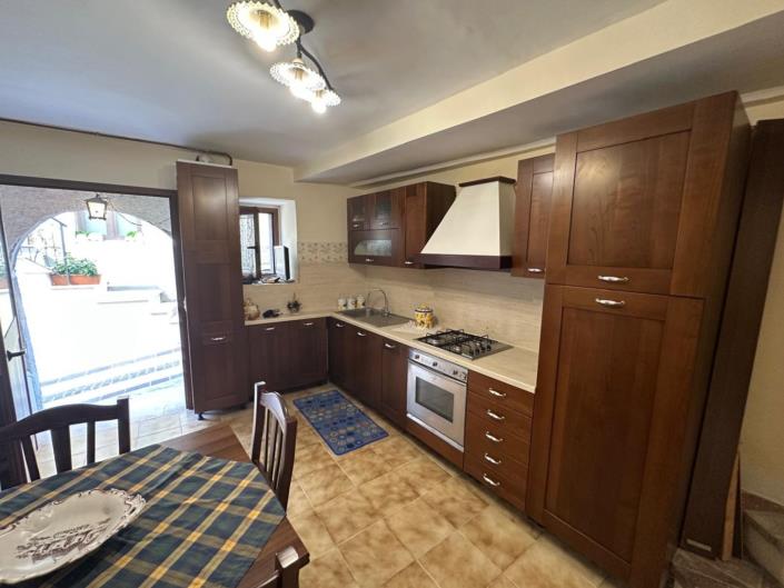 Image No.10-1 Bed Property for sale