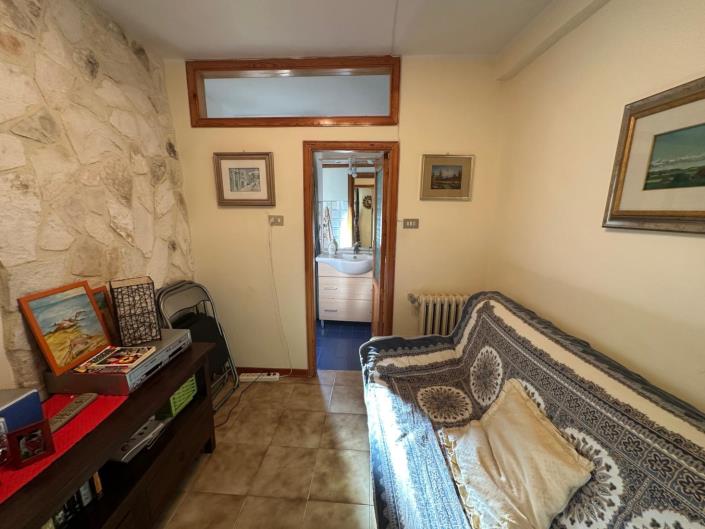 Image No.15-1 Bed Property for sale
