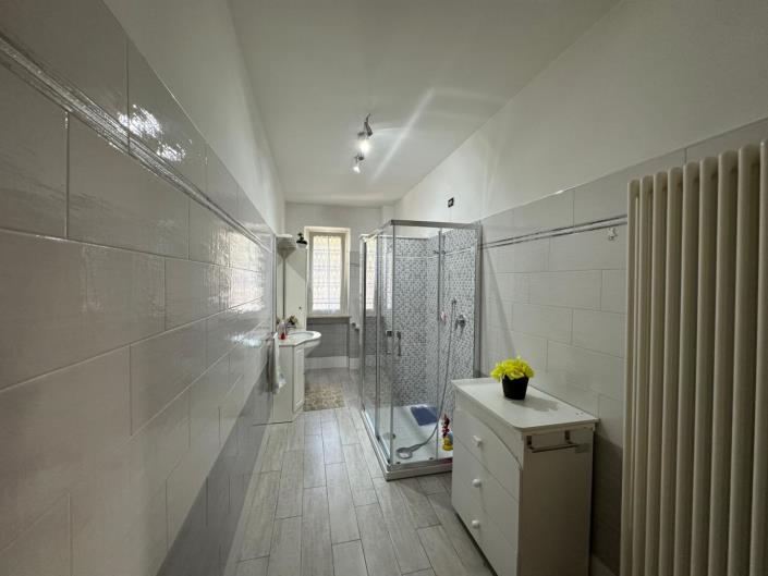 Image No.18-5 Bed Apartment for sale