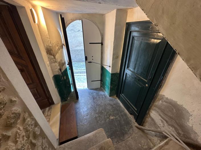 Image No.6-2 Bed Property for sale