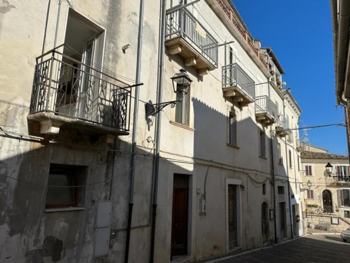Image No.4-3 Bed Property for sale