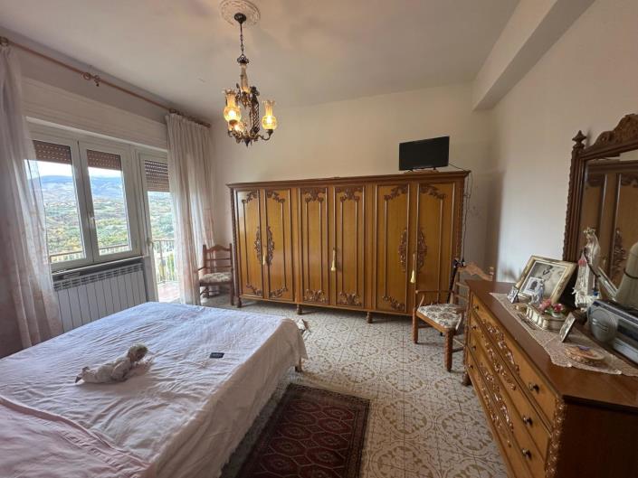 Image No.20-2 Bed Apartment for sale
