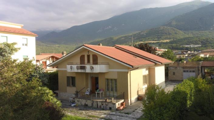 Image No.2-5 Bed Villa / Detached for sale