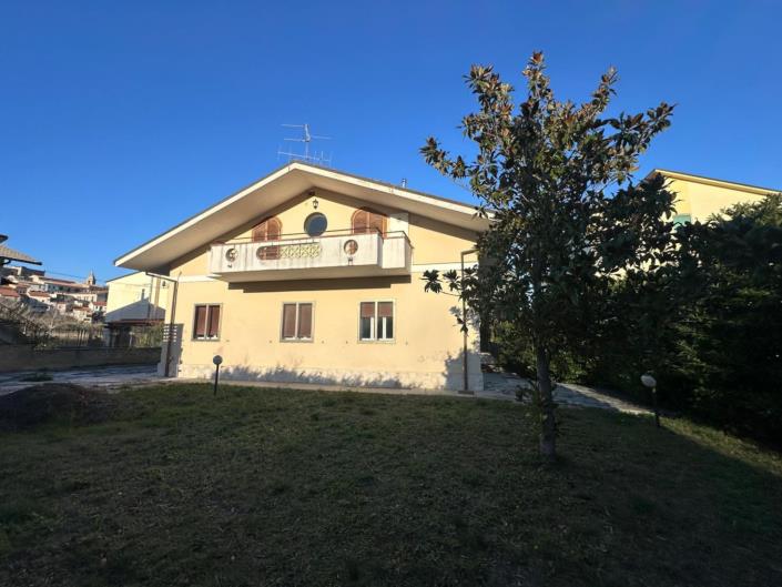 Image No.4-5 Bed Villa / Detached for sale