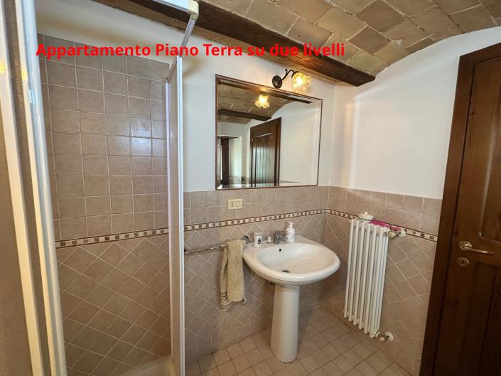 Image No.28-4 Bed Property for sale