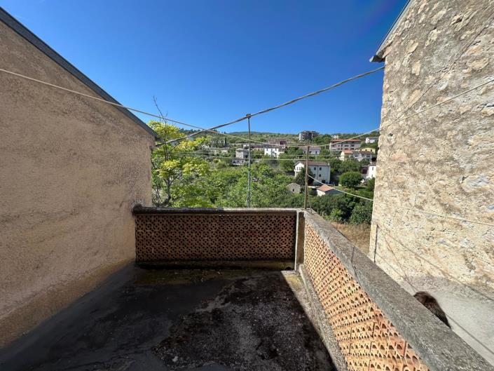 Image No.8-2 Bed Property for sale