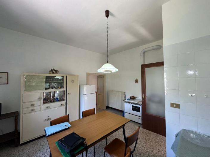 Image No.11-2 Bed Property for sale