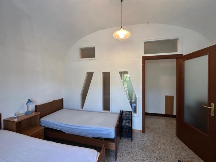 Image No.19-2 Bed Property for sale