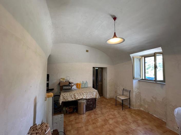 Image No.27-2 Bed Property for sale