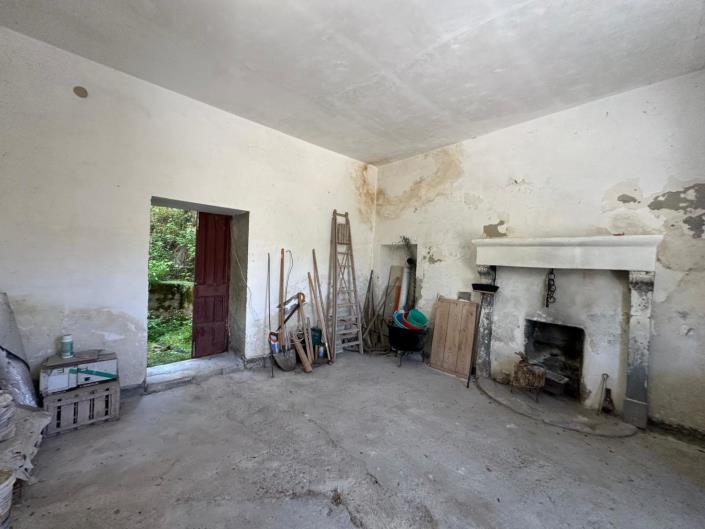 Image No.30-2 Bed Property for sale