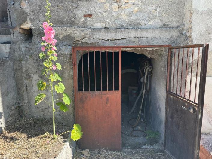 Image No.32-2 Bed Property for sale