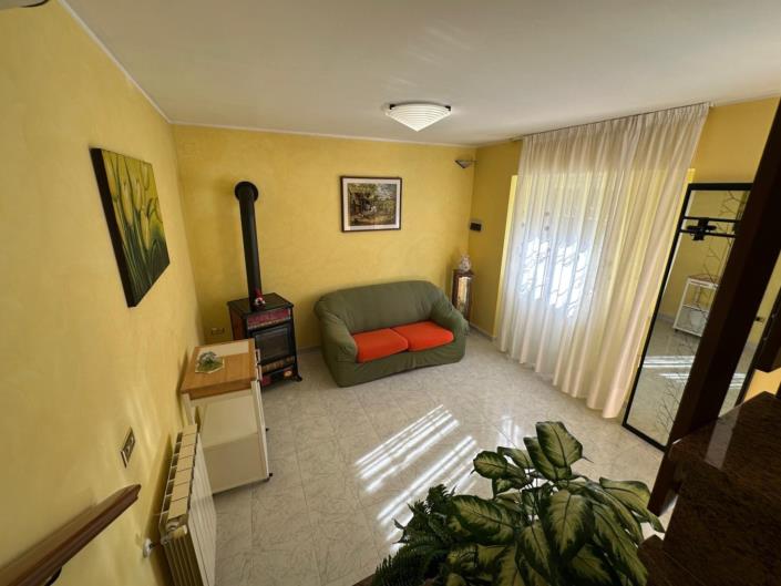 Image No.7-3 Bed Property for sale