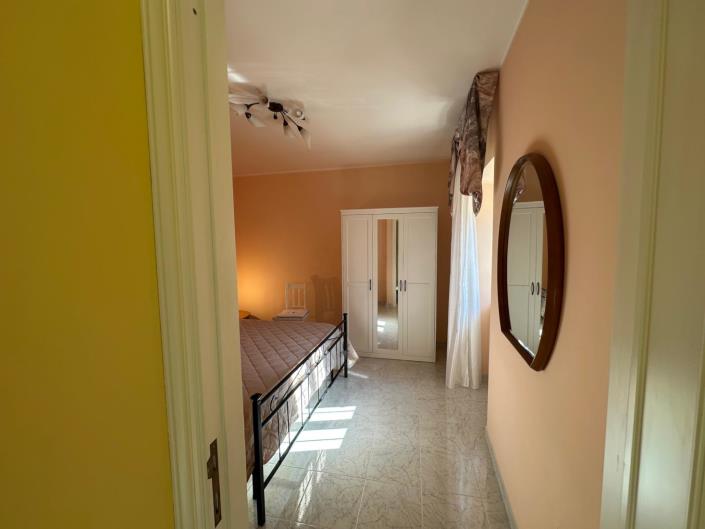 Image No.12-3 Bed Property for sale