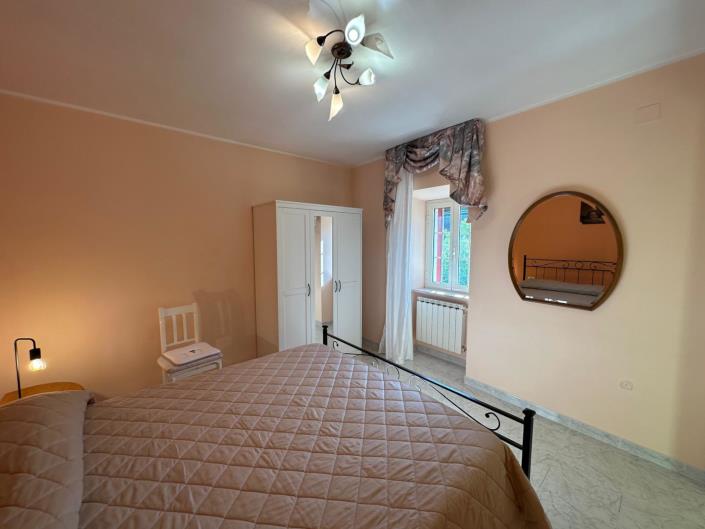 Image No.14-3 Bed Property for sale