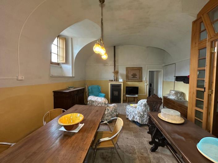 Image No.12-3 Bed Property for sale