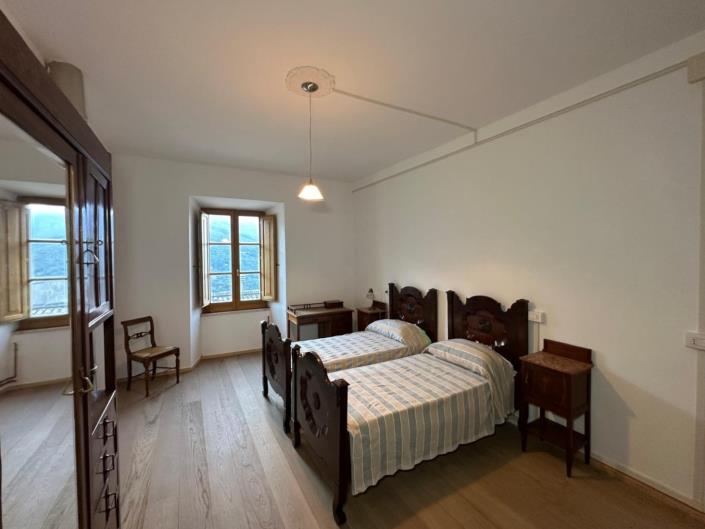 Image No.21-3 Bed Property for sale