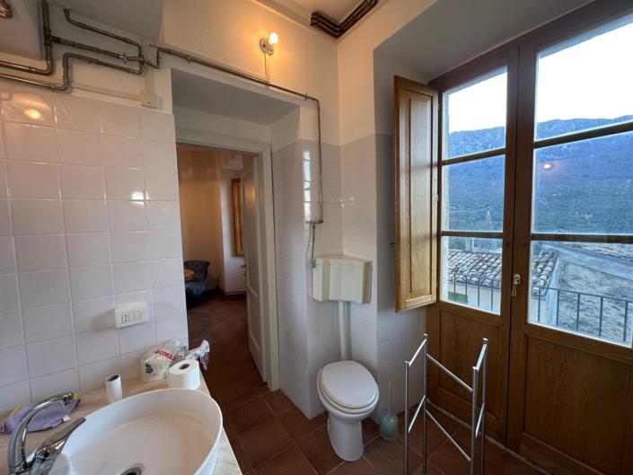 Image No.24-3 Bed Property for sale
