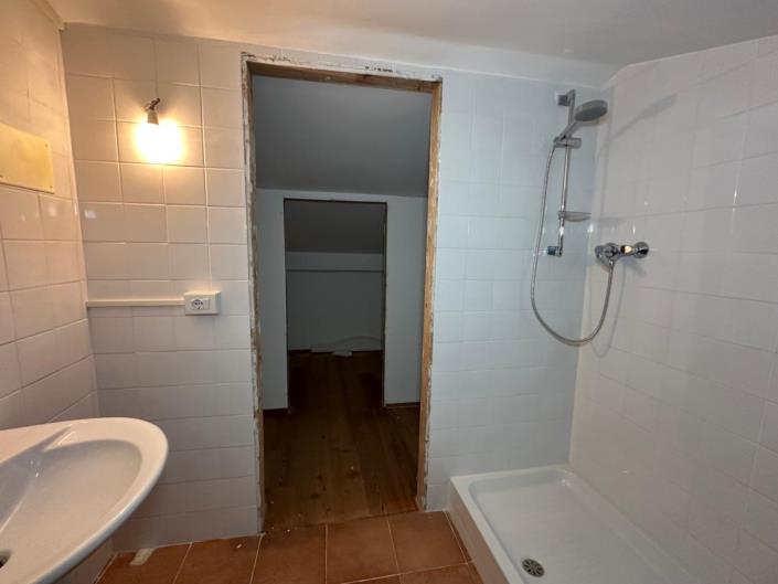 Image No.31-3 Bed Property for sale