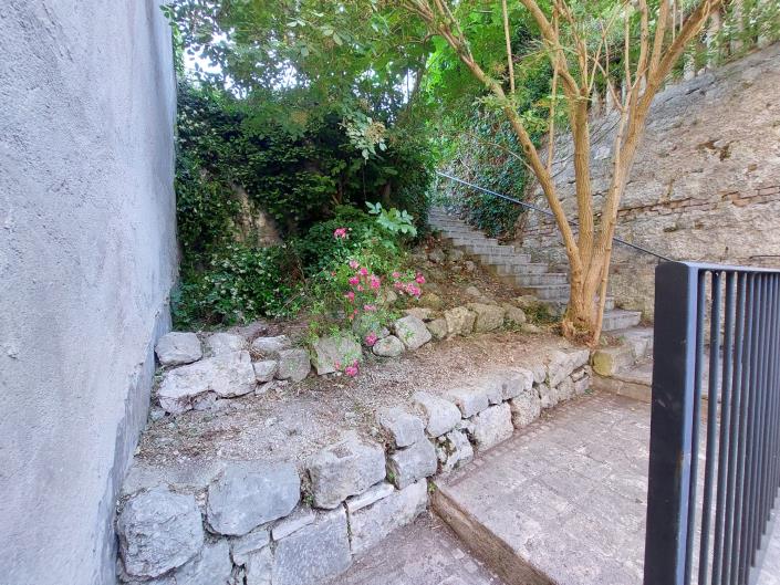 Image No.41-3 Bed Property for sale