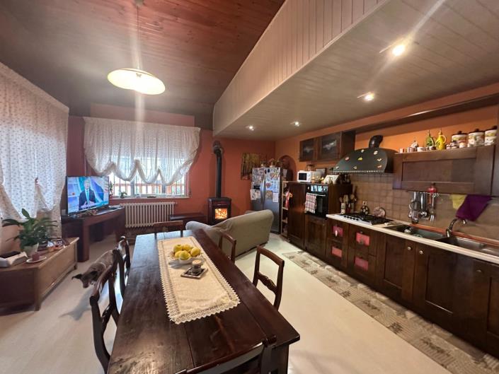 Image No.7-6 Bed Property for sale
