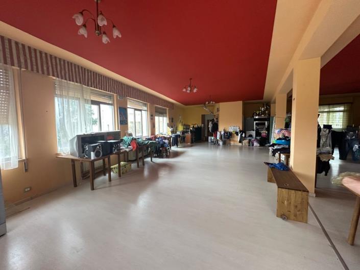Image No.21-6 Bed Property for sale