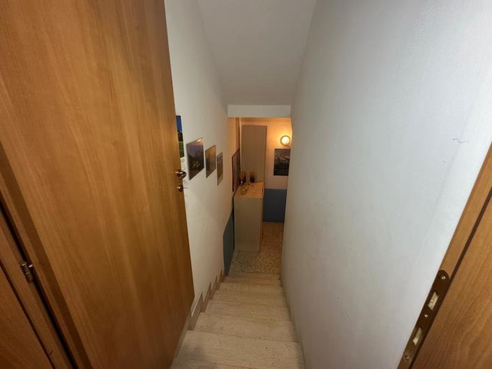 Image No.34-6 Bed Property for sale