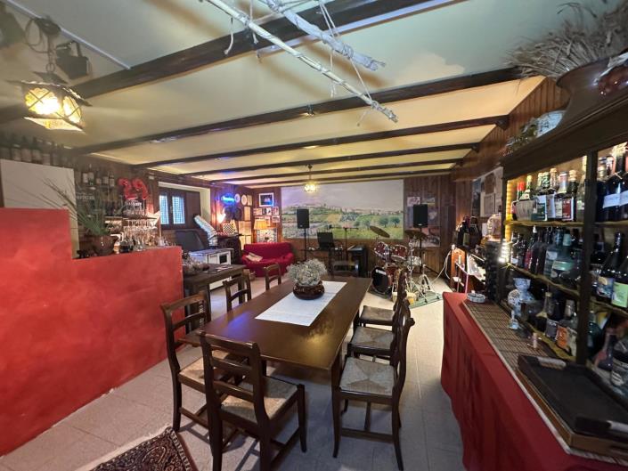 Image No.35-6 Bed Property for sale