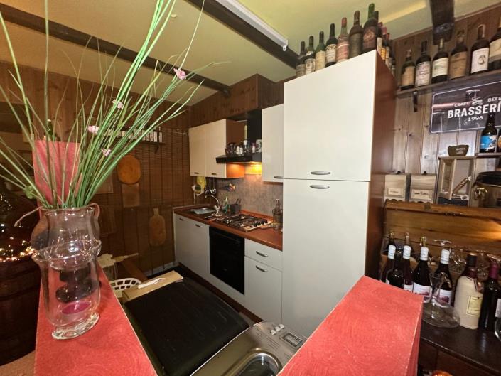 Image No.38-6 Bed Property for sale