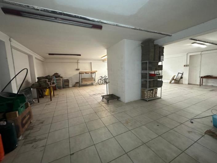 Image No.41-6 Bed Property for sale