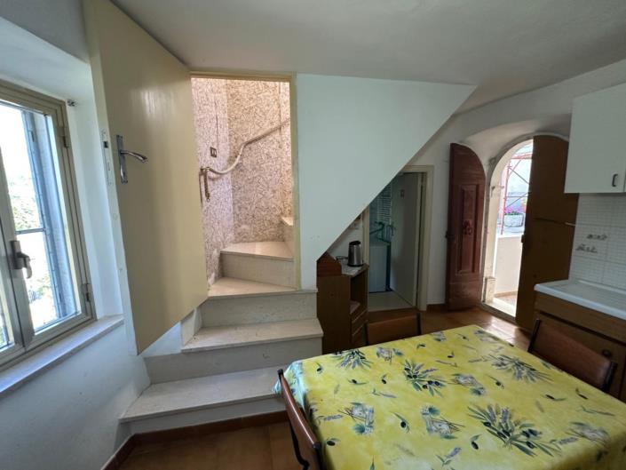 Image No.8-4 Bed Property for sale