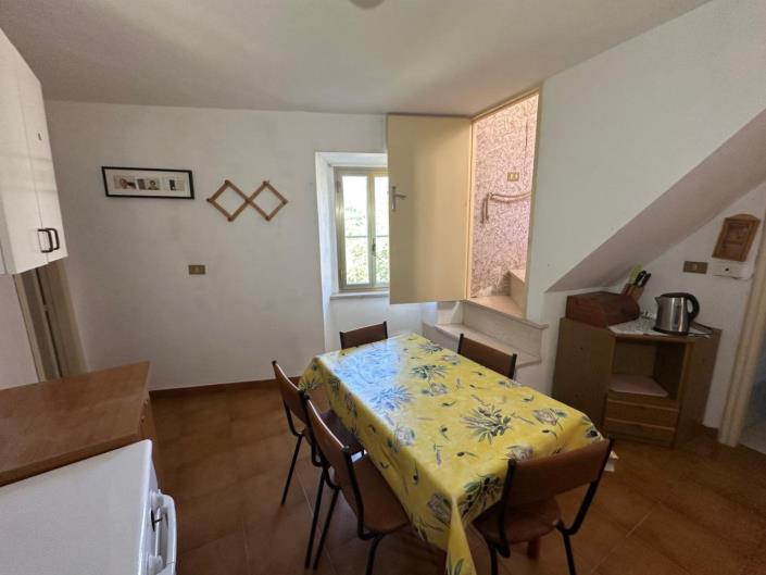 Image No.9-4 Bed Property for sale