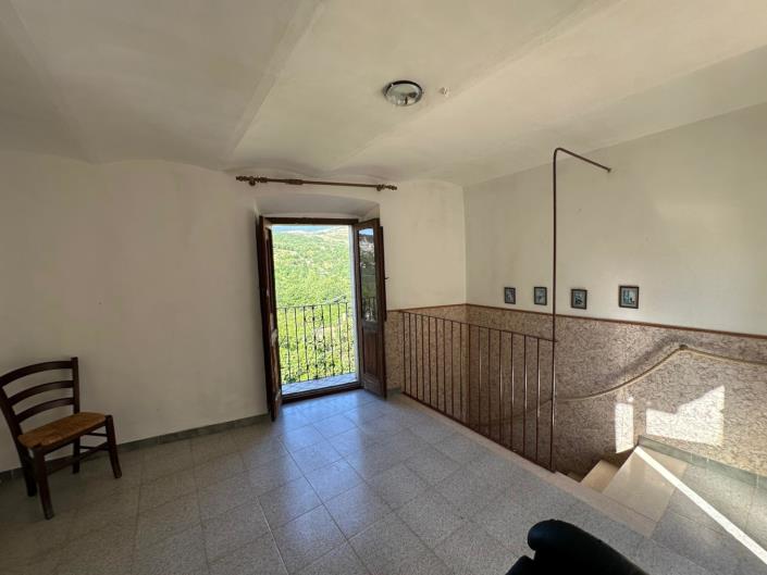 Image No.20-4 Bed Property for sale