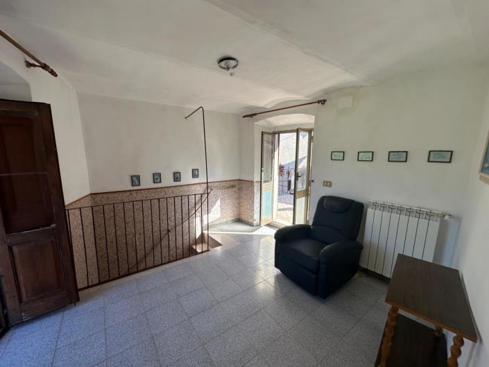 Image No.24-4 Bed Property for sale