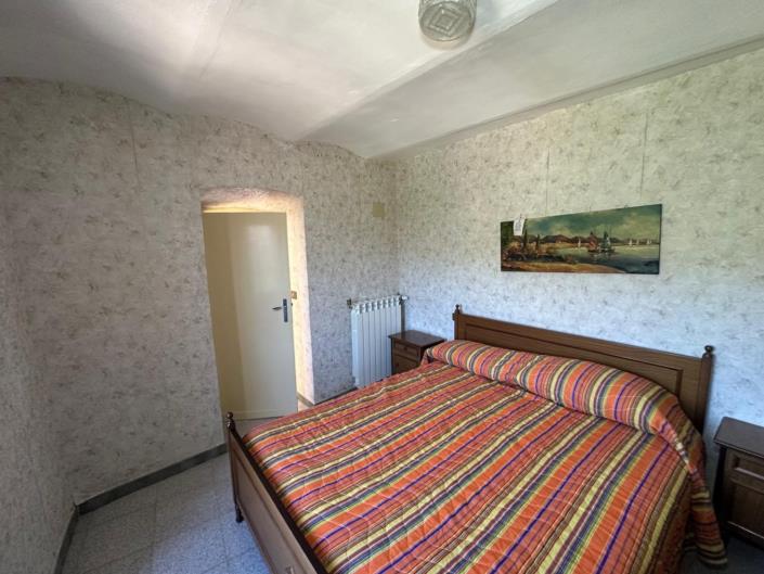 Image No.25-4 Bed Property for sale