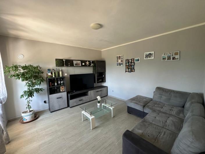 Image No.8-2 Bed Property for sale