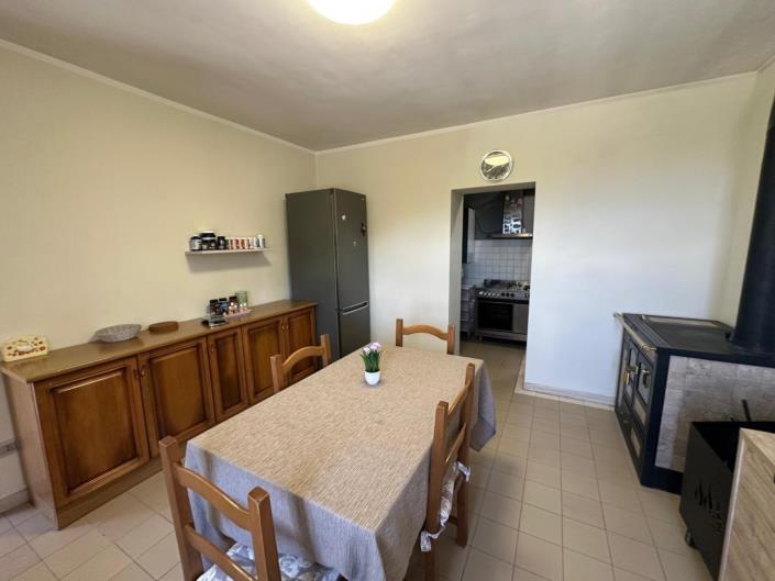 Image No.10-2 Bed Property for sale