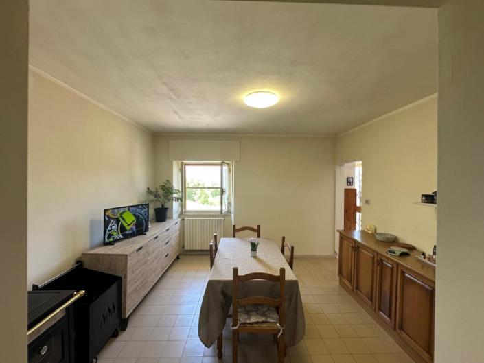 Image No.11-2 Bed Property for sale