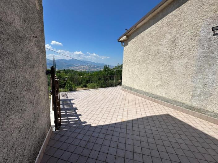 Image No.21-2 Bed Property for sale