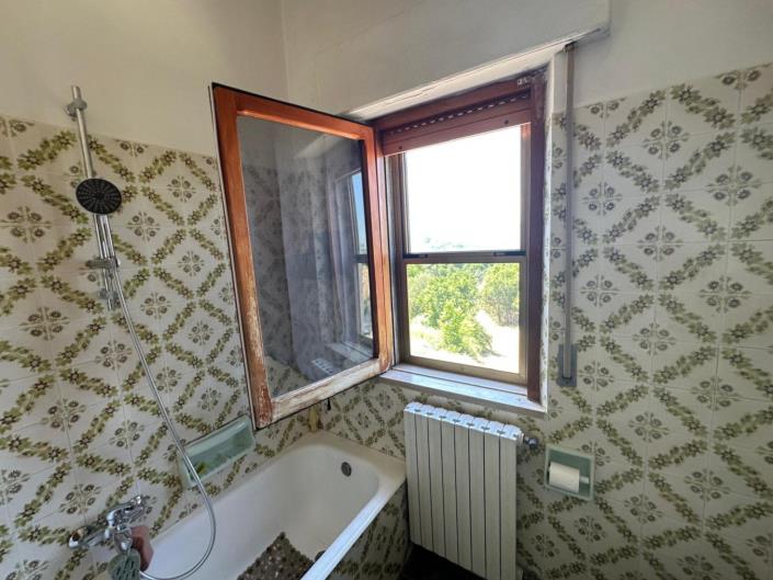 Image No.24-2 Bed Property for sale