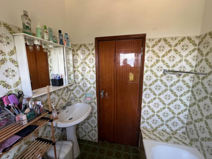 Image No.25-2 Bed Property for sale