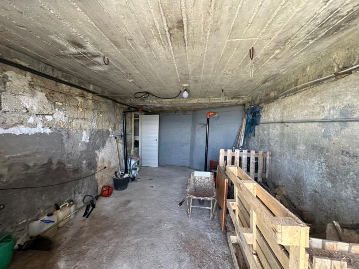 Image No.28-2 Bed Property for sale