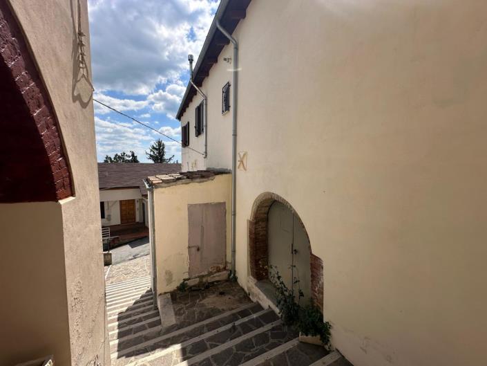 Image No.4-2 Bed House for sale