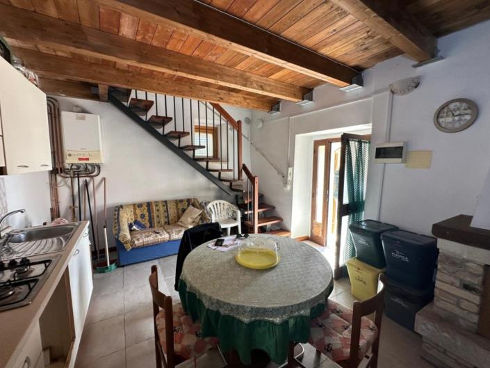 Image No.7-2 Bed House for sale
