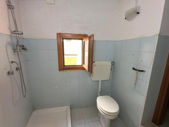 Image No.16-2 Bed House for sale