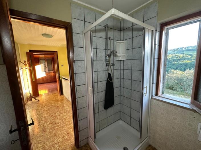 Image No.17-1 Bed Property for sale