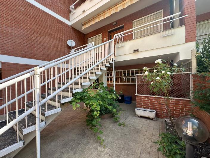 Image No.2-3 Bed Townhouse for sale