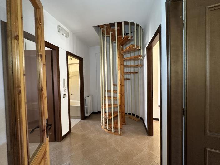 Image No.20-3 Bed Townhouse for sale