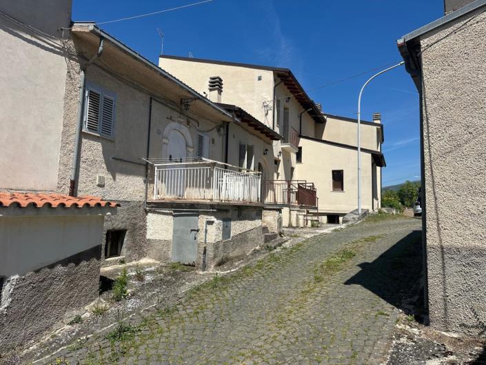 Image No.4-Propriété de 4 chambres à vendre