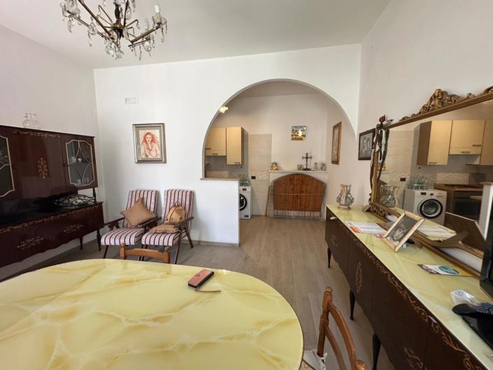 Image No.6-Propriété de 4 chambres à vendre